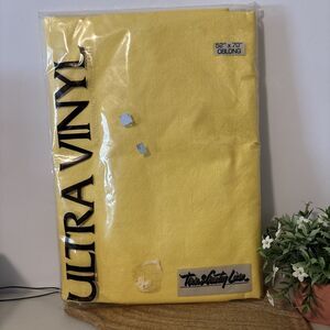 Vtg 1983 Town & Country Yellow Vinyl Tablecloth Flannel-Back 52x70" Oblong Nos